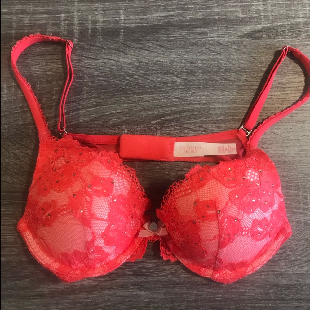 Victoria’s Secret - Body By Victoria Push Up 34B